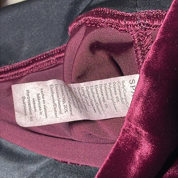 Spanx Red / Burgundy Velvet Leggings size Small NWOT - Picture 9 of 9